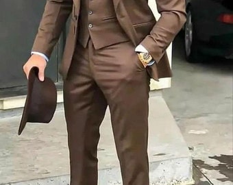 Men Brown Three piece suit wedding dress grooms wear suits. New casual fit 3 piece suit luxury bespoke suits. men stylish party wear prom.