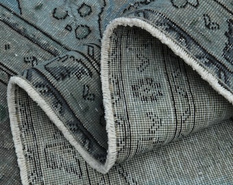 Handwoven Persian Wool Rug: Vintage Star Design, 9'6x13.4 ft