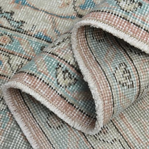 Faded Vintage Turkish Wool Rug (8&#39;3x11&#39;6 ft)