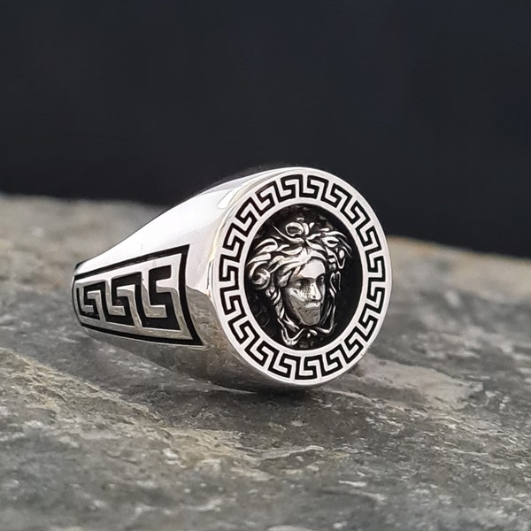 Medusa Ring,Embrace the Power of Greek Mythology,Medusa Ring,Greek mythology jewelry,Statement ring,925 Sterling Silver,Mythological beauty