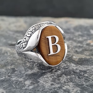 Anillo de sello - Anillo de sello con inicial grabada - Anillo de hombre con inicial - Con piedra de ojo de tigre - Anillo con letra para hombre - Anillo de hombre personalizado