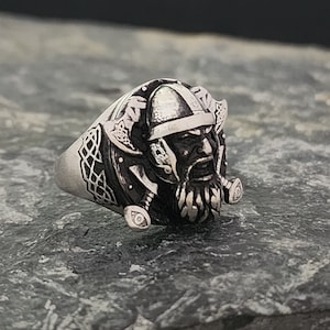 Viking Warrior Ring: 925 Sterling Silver Bearded Axe Helmet