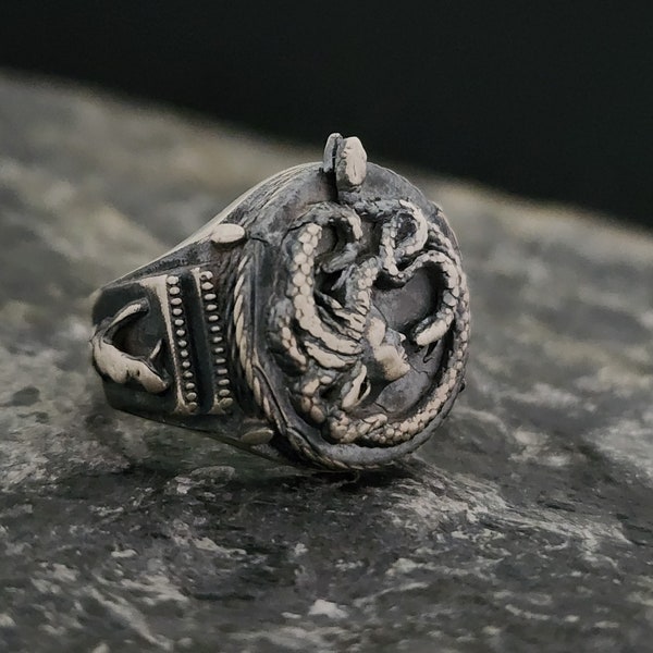 Medusa Ring,Embrace the Power of Greek Mythology,Medusa Ring,Greek mythology jewelry,Statement ring,925 Sterling Silver,Mythological beauty