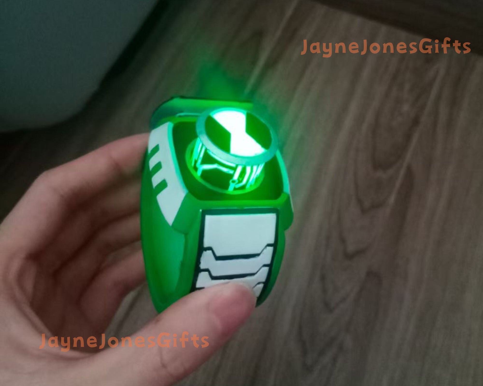 If you are a Ben10 fan you will love this! A free Omnitrix app with  authentic sounds and aliens. : r/GalaxyWatch