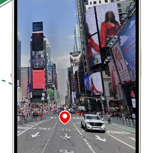 Puede incluir: Una pantalla de smartphone que muestra una interfaz de mapa con vista de calle, incluyendo el texto REAL STREET VIEW EXPERIENCE, 360 STREET-LEVEL VIEW, Street View, 7th Ave y Your Location 109, First Floor, International Business Centre IBC, Piplod, Surat, Gujarat.