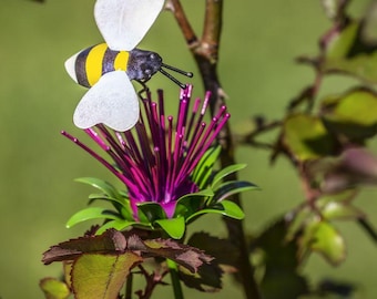 Handcrafted Metal Thistle and Bee. Handmade Outdoor Garden Flowers. Bees. Thistles.