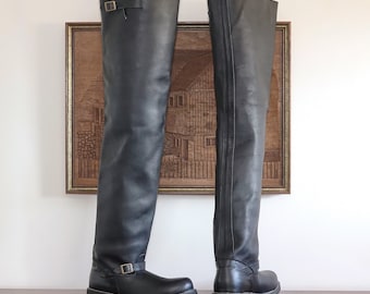 size 10 Usa (43 Eu) very tall biker style man boots in heavy cow leather one piece