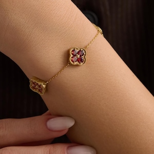 Minimalist Birthstone Bracelet, Clover Birthstone Bracelet , Dainty Gold Bracelet, Christmas Gift, Birthday Gift For Mom , Graduation Gift