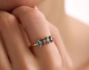 Pierścionek z kamieniem szlachetnym markiza: spersonalizowany pierścień dla matki ze srebra próby 925