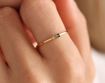 Baguette Birthstone Ring, Costum Birthstone Ring, Gepersonaliseerde Ring, 14K Gouden Ring, Dagelijkse Ring, Bruidsmeisje cadeau, Moederdag cadeau