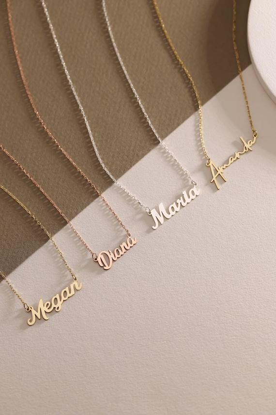 JewelryWe Collana Nome,Ciondoli Personalizzati e Catenina Regolabile, Personalizza Il Tuo Nome, Qualsiasi Nome per Donna/Uomo, Regalo Speciale