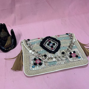 Bolso de mano boho, Bolso boho con cuentas, Bolso de playa, Bolso cruzado bordado, Bolso con flecos de arpillera de yute