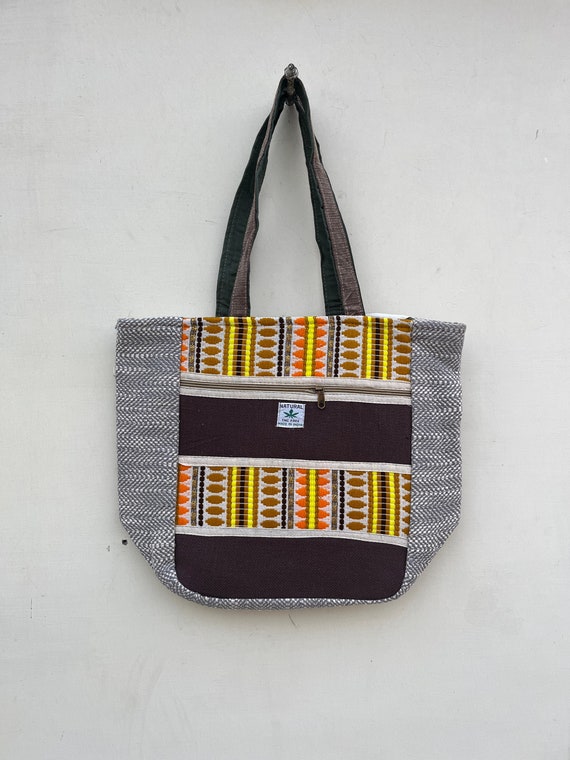 トルクメニスタンのハンドメイドバッグ トルクメニスタンのハンドメイドバッグ レアな国