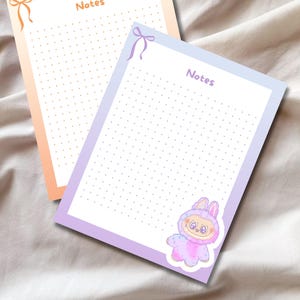 "Labubu ""Big Into Energy"" Notizblock - Süßer Notizblock mit Aura-Muster von Labubu - Die Monster Briefpapier für Journaling, Listen & Geschenke."