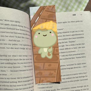 Rainy Frog Bookmark – Handmade Laminated Cute Cottagecore Froggie Book Accessory, Cozy Fall Autumn Aesthetic Dog Stationery for Readers