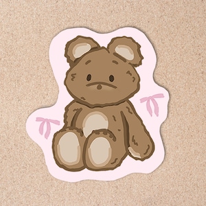 Coquette Bear Vinyl Aufkleber - Handgezeichneter laminierter süßer weicher Mädchen-Aufkleber, Pilates Prinzessin Aesthetic, Journal & Laptop Sticker