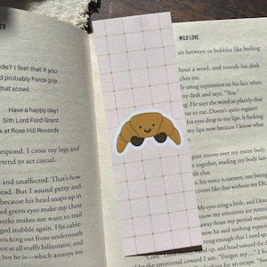 Jellycat Croissant Bookmark – Handmade Laminated Cute Jellycat Amuseables Book Accessory, Coquette Aesthetic Bakery Stationery for Readers