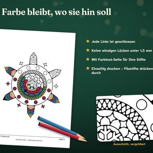 Może przedstawiać: Kolorowanka z okrągłym wzorem płatka śniegu z czerwonymi, niebieskimi i zielonymi segmentami. Zawiera tekst w języku niemieckim, dwie kredki oraz powiększony czarno-biały fragment wzoru pokazujący zamknięte linie.