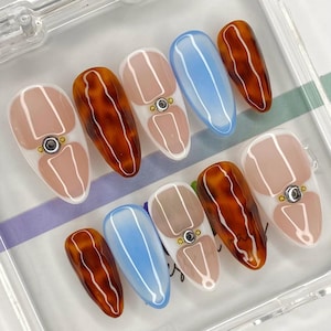 Unghie finte a doppia francese con cristalli, design autunno inverno tartaruga, blu aura bianca / Unghie in gel di lusso / Nail art / Qualità da salone