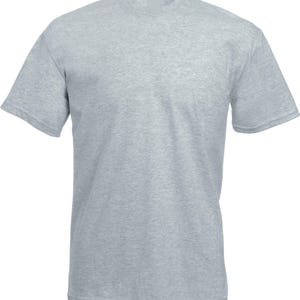 K&ouml;nnte beinhalten: Ein meliertes, graues T-Shirt mit kurzen &Auml;rmeln. Das Shirt hat einen Rundhalsausschnitt und eine klassische, lockere Passform. Der Stoff scheint ein weiches, bequemes Material zu sein, das sich f&uuml;r Freizeitkleidung eignet. Das T-Shirt ist einfarbig ohne sichtbare Grafiken oder Muster.