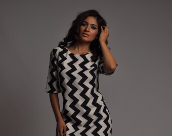 Round Neck Chevron Black/White Dress