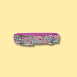 Ciel dog collar with pink floral pattern