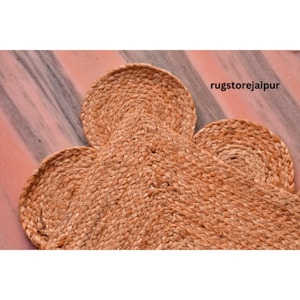 Handwoven Scalloped Jute Wool Rug: Natural Braided Area Rug