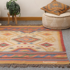 Handgeweven wollen jute kelimtapijt: vintage boho-decor