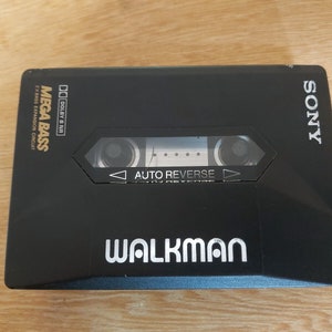 Sony WMFX197 Cassette Tape Walkman - Personal Stereo - Silver (WM-FX197/SC)