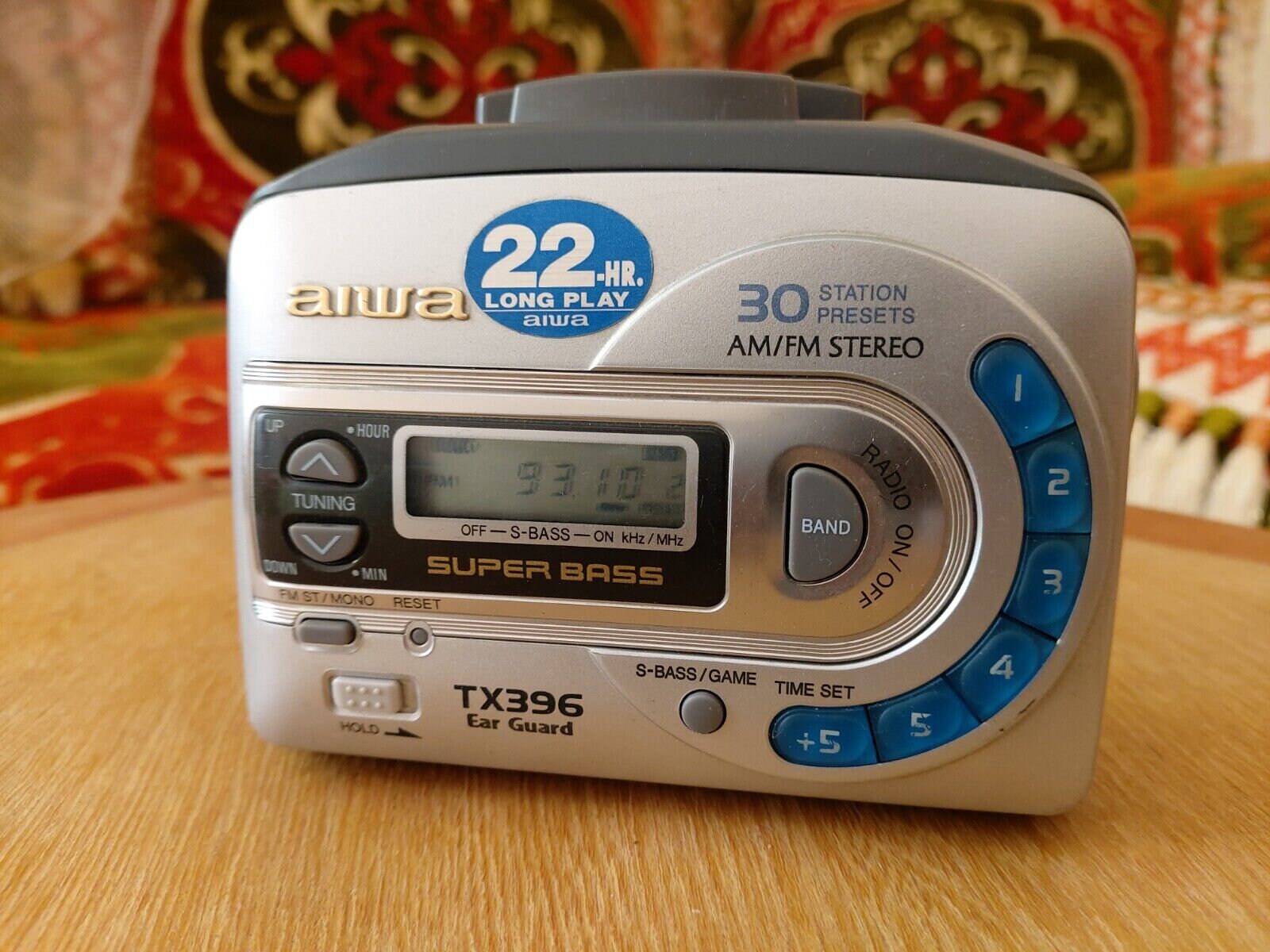 ② Walkman / baladeur cassette & radio am / fm, Aiwa — Cassettes