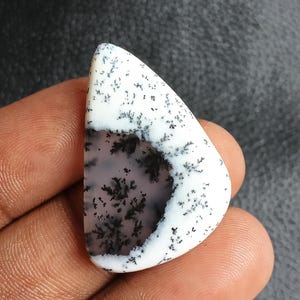33 carats. Pierres précieuses calibrées à dos plat en agate dendritique AAA + cabochon poire pour la fabrication de bijoux, emballage de pendentif, macramé, fourniture artisanale.