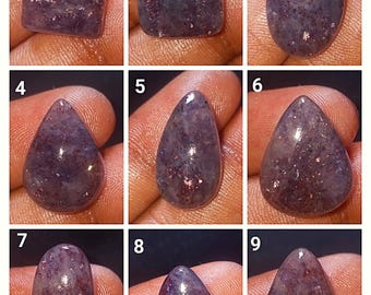 Cabujón de piedra solar iolita pulida: piedra preciosa suelta natural