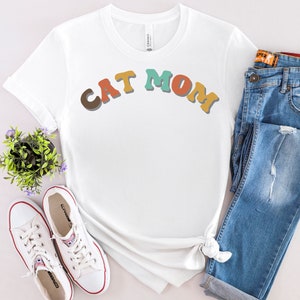 Cat Mom T-Shirt, Cat Lover, Cute Gift, Cat Mom Gift, Gift for Cat Owner, Summer Gift