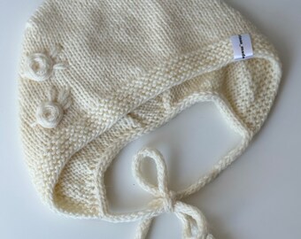 Baby cap bonnet hat with ties merino wool yarn decorated with flowers handmade knitted baby girl gift idea white hat soft cozy gentle 6 9mon