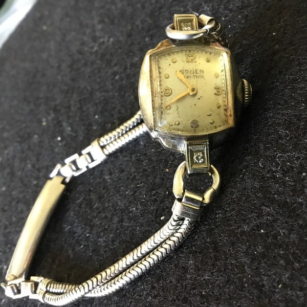 Vintage Gruen Ladies Watch in Silver