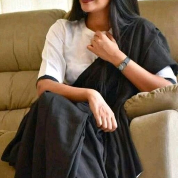 Vintage Bengali Handloom Thaan Saree In Black color For Woman