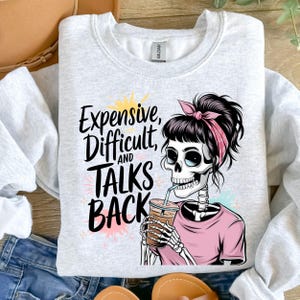 Teures schwierig und Gesprächen zurück PNG, Mama Skelett PNG, lustiges Sprichwort Png, Vorder- und Rückseite PNG, Retro trendiges png Sublimation Shirt Design.