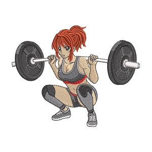 Puede incluir: Diseño bordado de una mujer en cuclillas, levantando una barra. La mujer tiene el pelo rojo y lleva un sujetador deportivo y unos pantalones cortos grises con detalles rojos. La barra tiene pesas negras en cada extremo. El diseño está sobre un fondo blanco.