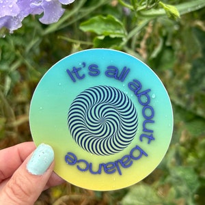 bleu de yoga d'équilibre de Zazzle.be Liste d'envies Vous avez des idées ? spirituel | Découpe | Ordinateur portable, scrapbooking | trippant | paix | 3,25"x3,25"