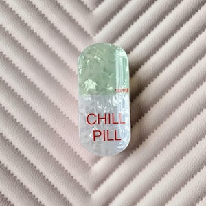 Claw Clip Pharmacy Hair Clip Fun Accessories Chill Pill Hair Clip Nurse Gift Cute Pharmacy Graduation Gift Medical hairclip Pharmacy Tech Id Green