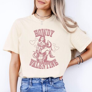 Western Valentine Shirt, Country Lover Valentine Tee, Howdy Valentine, Farmhouse Lover Tshirt, Unique Cowgirl Gift, Retro Rodeo Cowgirl