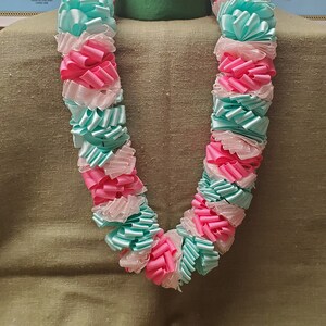 Ribbon Lei mint/hot pink/light pink 32in