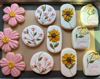 1 dozen of baby in bloom sugar cookies / daysi flower cookies / floral themed baby shower cookies / ballon garland cookies /baby girl shower