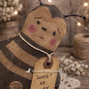 Patron de couture poupée primitive abeille — PDF abeille de ferme printanière rustique — téléchargement numérique instantané