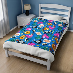 Adventure Time Blanket | Finn der Mensch Jake der Hund BMO Prinzessin Bubblegum Marceline Velveteen Plüsch Decke gemütlich gemütlich weich Merch Geschenk