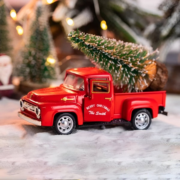 Kerstboom vrachtwagen met personalisatie op deur, vintage stijl metalen speelgoed vrachtwagen met aangepaste naam, leuke originele kerst Home decor, miniatuur decor