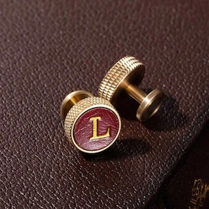 Gemelos de cuero, gemelos con monograma de cuero y latón moleteado con iniciales personalizadas, accesorios para bodas y padrinos de boda.