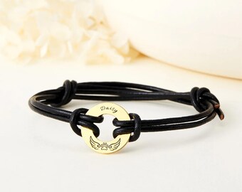 Custom Pet Name Paw Print with Angel Wings Bracelet, Engraved Leather Pet Loss Memorial Jewelry, Gift for Pet Owners, Pet Lover Tribute