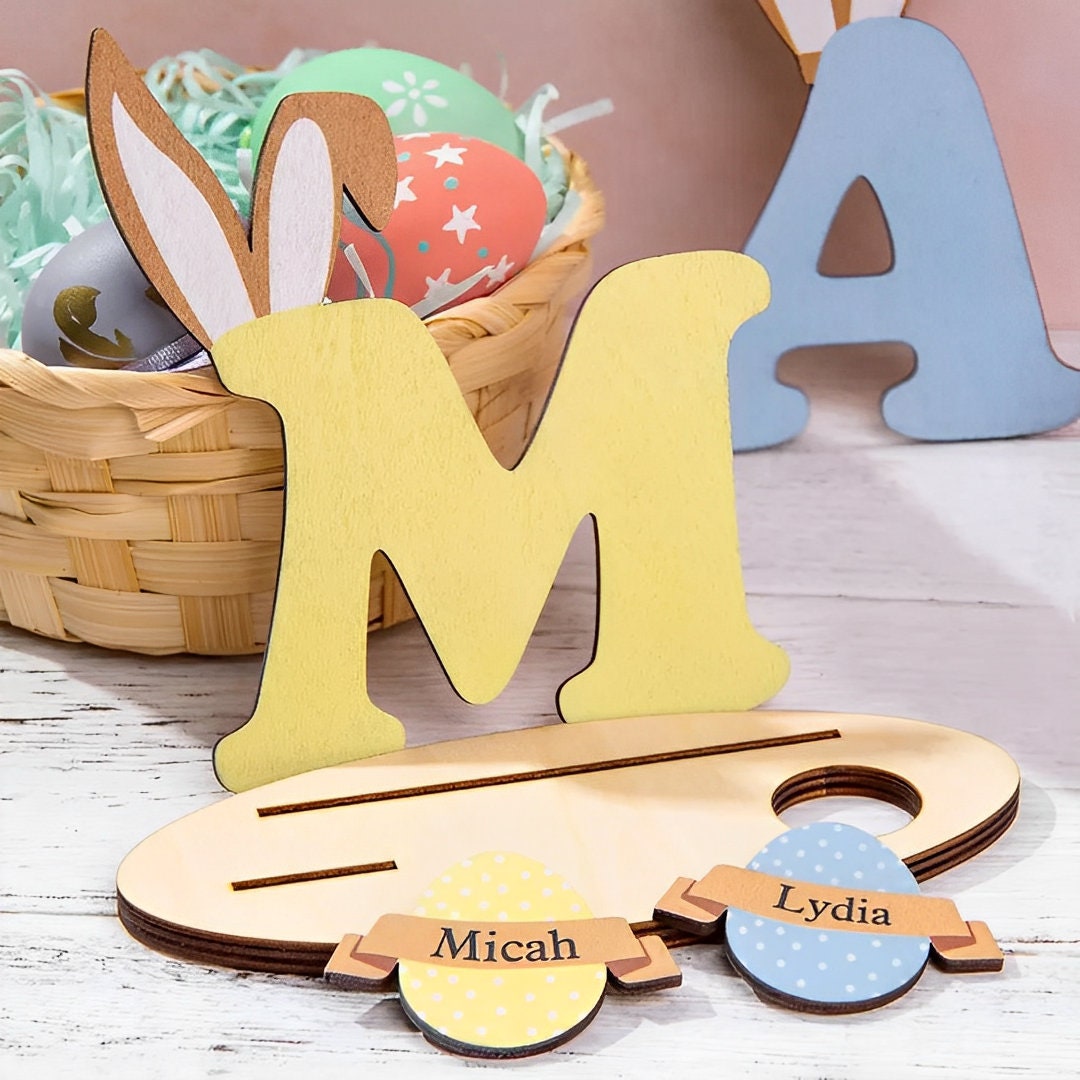Decorazione Pasquale In Legno Con Coniglietti – Scritta OSTERN, Colori Vivaci, Per Tavola O Mensola
