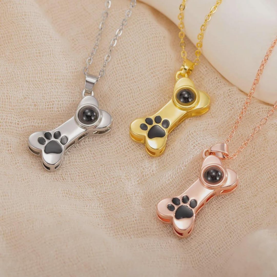 写真と名前入りカスタム犬骨プロジェクションネックレス、足跡